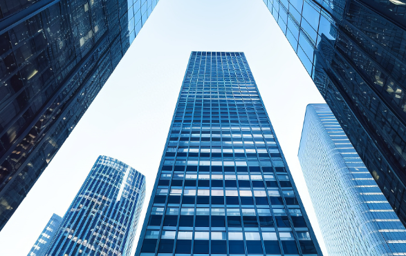 朋友圈广告与短视频信息流广告的投放策略对比及选择建议